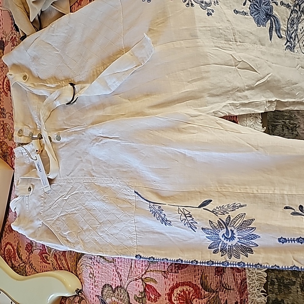 Johnny Was Embroidered Pants- Large, white, new with tags